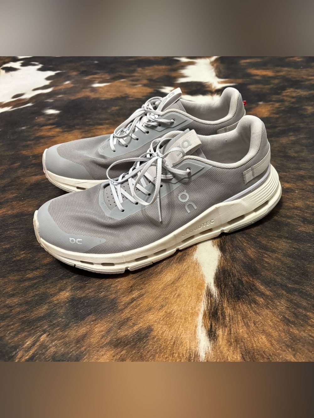 On Running Women’s Light Grey CloudTec Sneakers